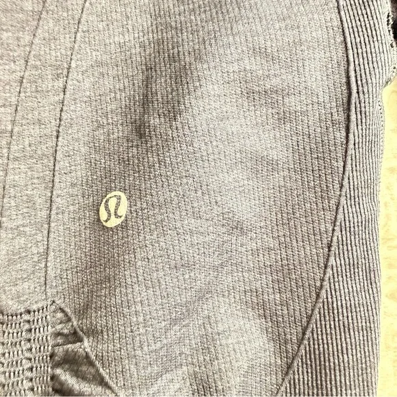 Lululemon Gray Cropped Leggings Size 6 - Picture 4 of 6
